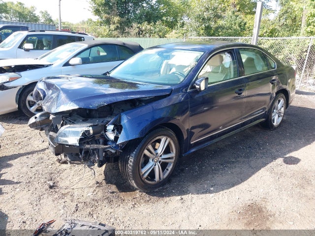 1VWBT7A37FC054465 Volkswagen Passat 1.8t Se