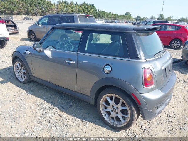 2007 MINI COOPER S WMWMF73577TL87216 Photo 2