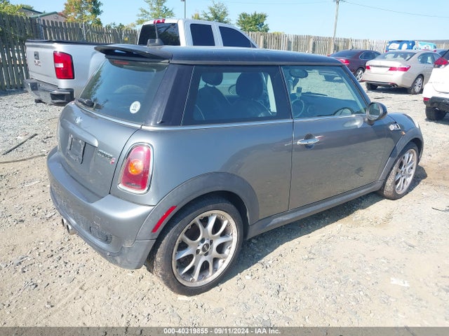 2007 MINI COOPER S WMWMF73577TL87216 Photo 3