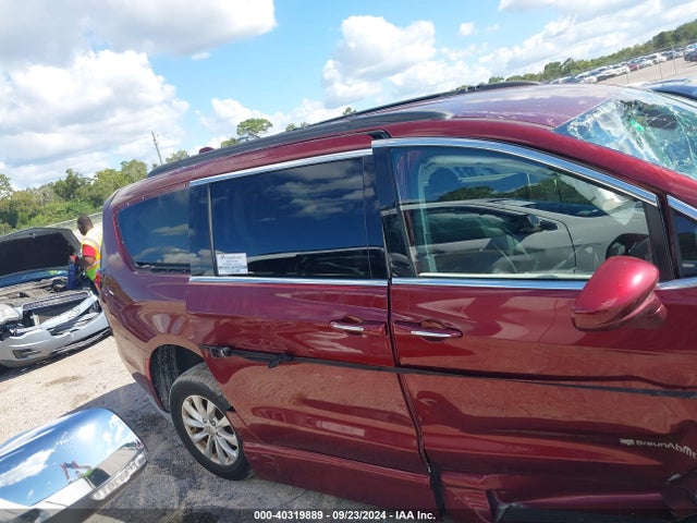 2C4RC1FG0JR234445 Chrysler Pacifica Touring Plus