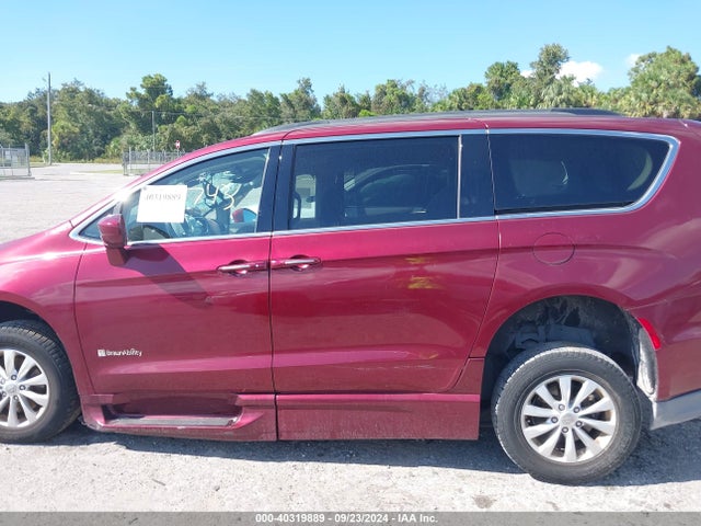 Chrysler Pacifica Touring Plus 2018 2C4RC1FG0JR234445 Image 14