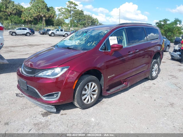 2C4RC1FG0JR234445 Chrysler Pacifica Touring Plus