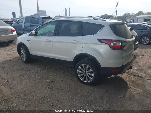 1FMCU9J99HUD79244 Ford Escape Titanium