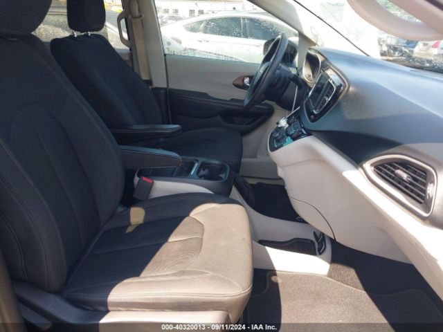2C4RC1FG7KR686054 Chrysler Pacifica Touring Plus