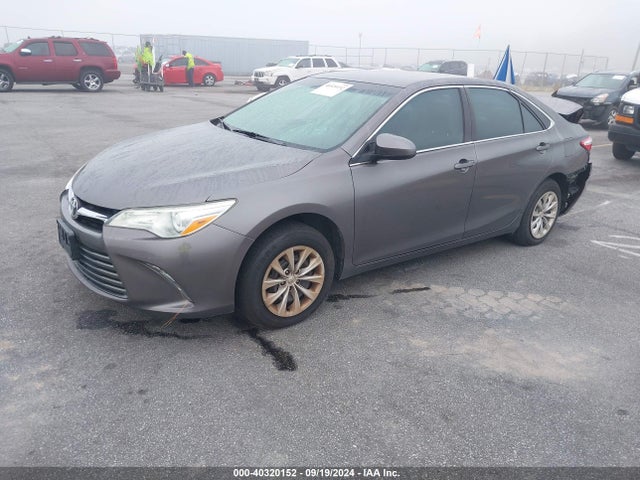 Toyota CAMRY LE 2015 4T4BF1FK2FR447342 Image 2