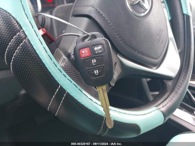 Toyota COROLLA LE 2018 2T1BURHE6JC033870 Image 11