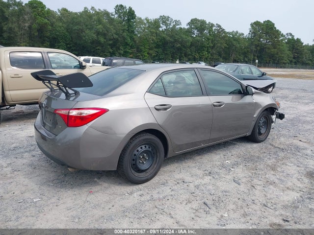 Toyota COROLLA LE 2018 2T1BURHE6JC033870 Image 4