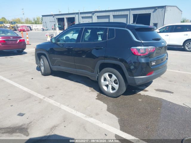 3C4NJDBB6KT809811 Jeep Compass Latitude 4x4
