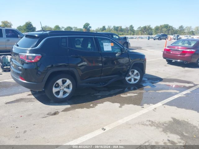3C4NJDBB6KT809811 Jeep Compass Latitude 4x4