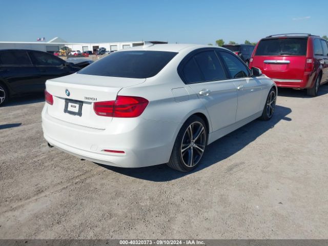 WBA8A9C57JK623288 BMW 320i