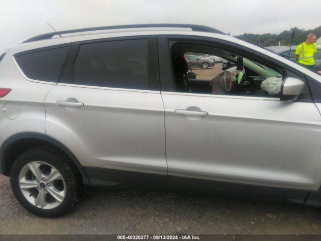 1FMCU9GX9FUA98127 Ford ESCAPE SE