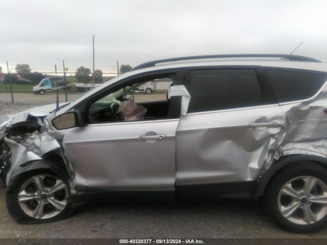 1FMCU9GX9FUA98127 Ford ESCAPE SE