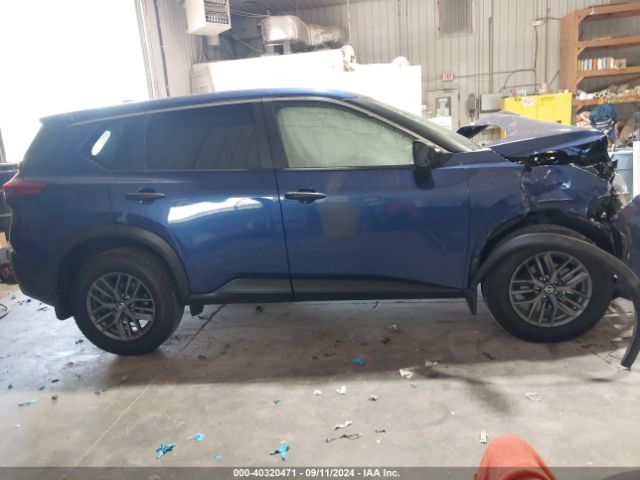 JN8AT3AB8MW210933 Nissan Rogue S Intelligent Awd
