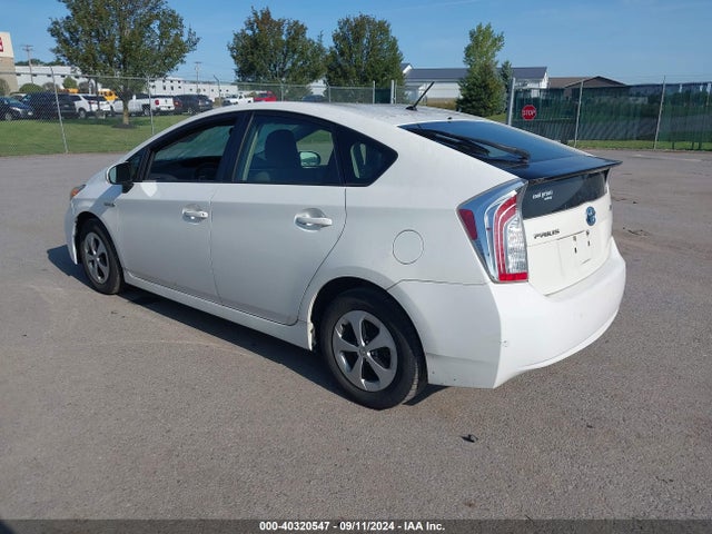 Toyota Prius One 2014 JTDKN3DU2E1818047 Image 3