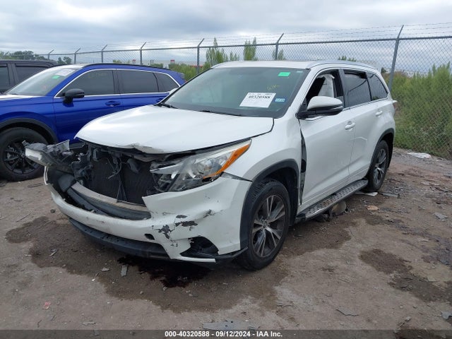 Toyota Highlander Xle V6 2016 5TDKKRFH3GS167108 Image 2