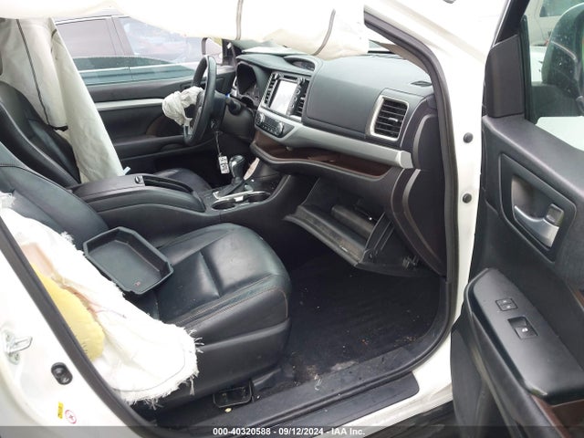 Toyota Highlander Xle V6 2016 5TDKKRFH3GS167108 Image 5