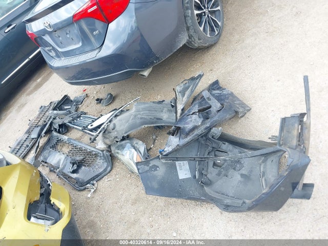 Toyota COROLLA SE 2018 5YFBURHE2JP795318 Image 12