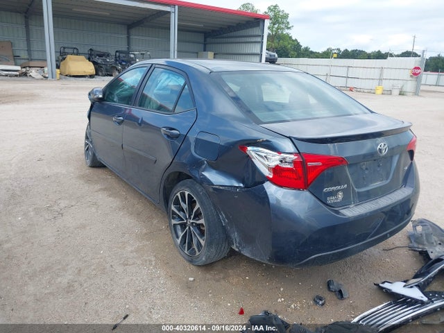 Toyota COROLLA SE 2018 5YFBURHE2JP795318 Image 3
