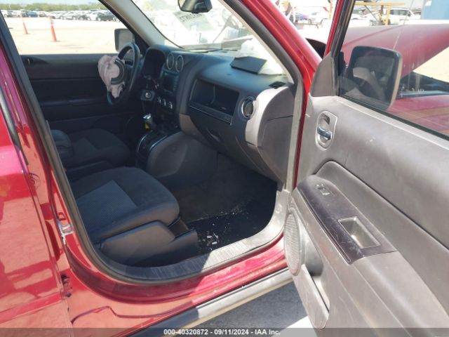 1C4NJPFB8GD584364 Jeep Patriot Latitude