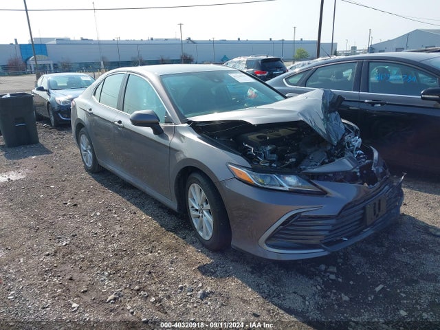 Toyota CAMRY LE 2022 4T1C11AK3NU046966 Image 1
