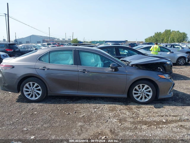 Toyota CAMRY LE 2022 4T1C11AK3NU046966 Image 13