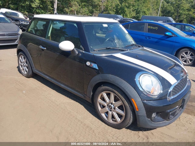 2011 MINI COOPER S WMWSV3C52BTY14751 Photo 0