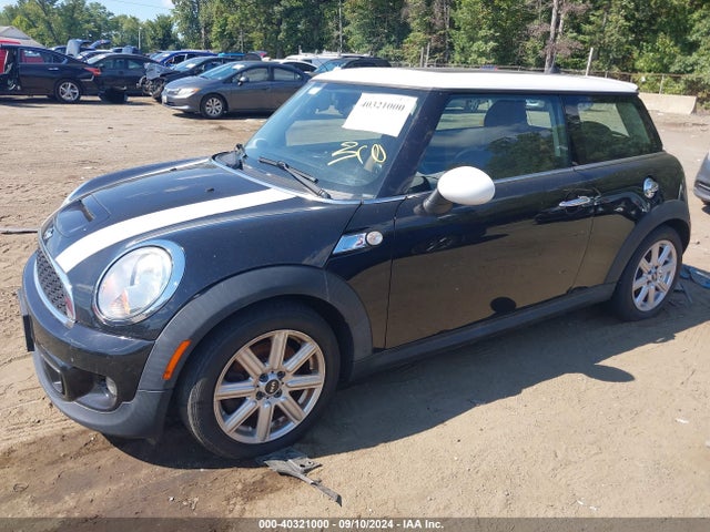 2011 MINI COOPER S WMWSV3C52BTY14751 Photo 1