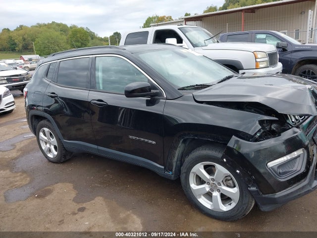 3C4NJCBB4MT592403 Jeep Compass Latitude Fwd
