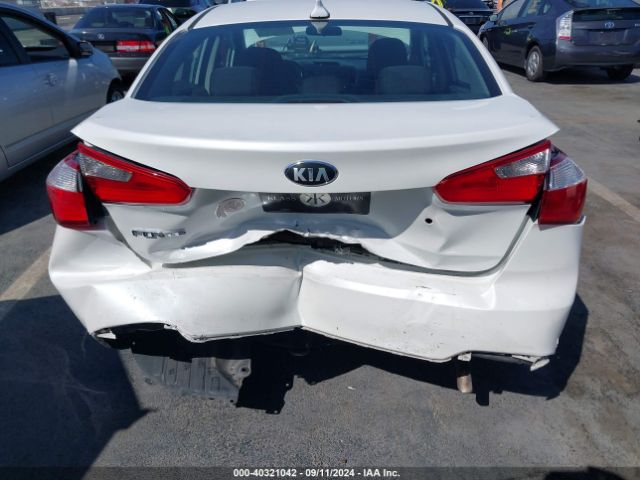 KNAFK4A61E5072220 KIA FORTE LX
