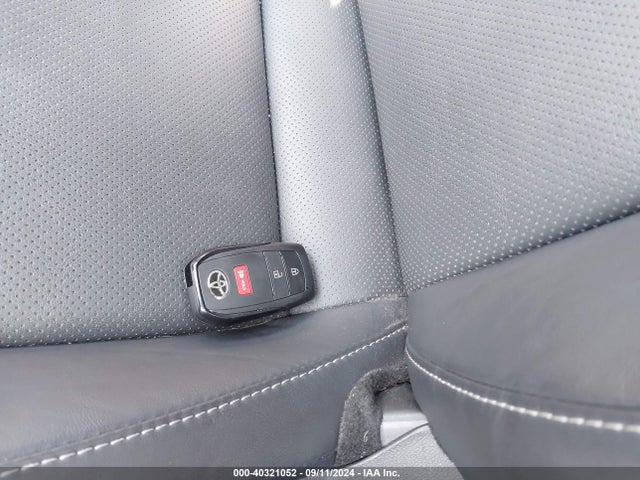 Toyota PRIUS XLE 2024 JTDACAAU2R3015596 Image 11
