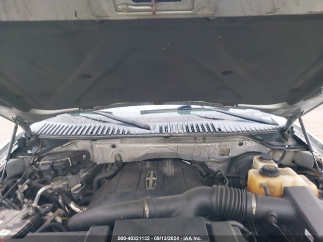 5LMJJ2HT9FEJ06737 Lincoln Navigator