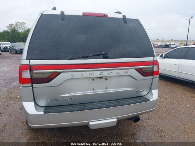 5LMJJ2HT9FEJ06737 Lincoln Navigator