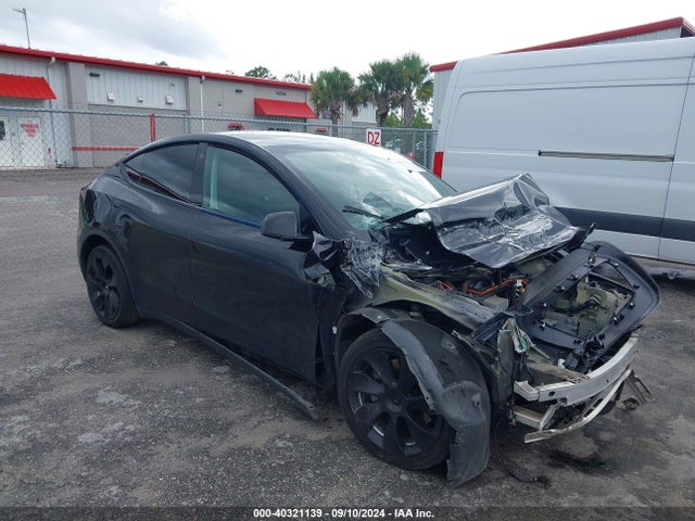 2021 TESLA MODEL Y 5YJYGDEE9MF077127 Photo 0
