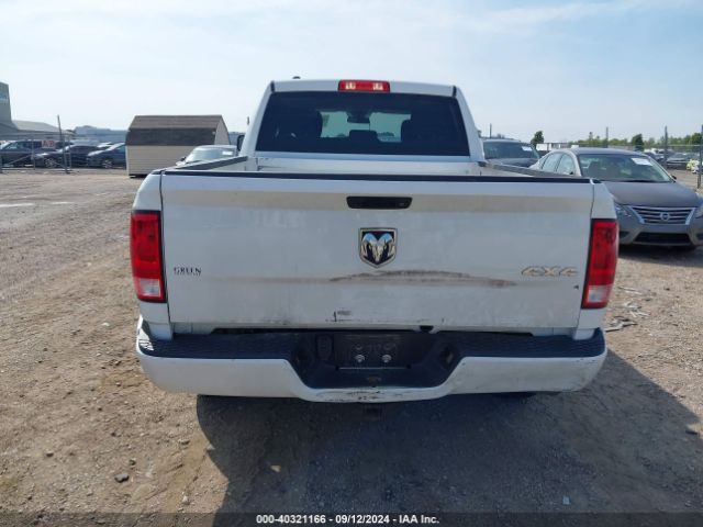 1C6RR7FGXJS273678 RAM 1500 Express Quad Cab 4x4 6'4 Box