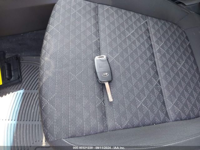3KPA25AD2LE279606 KIA Rio 5-door S