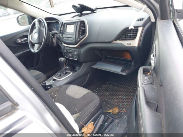 1C4PJMAB8GW338420 Jeep Cherokee Sport