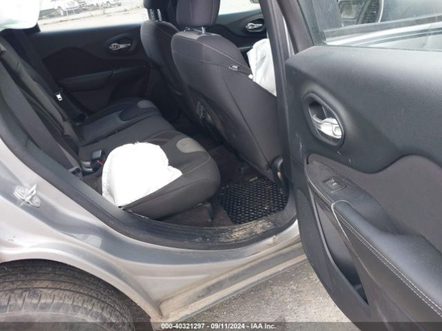 1C4PJMAB8GW338420 Jeep Cherokee Sport