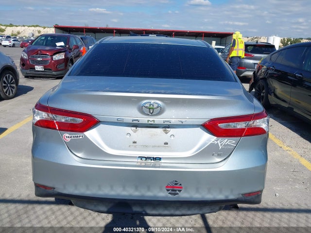 Toyota CAMRY LE 2018 4T1B11HK2JU068162 Image 16
