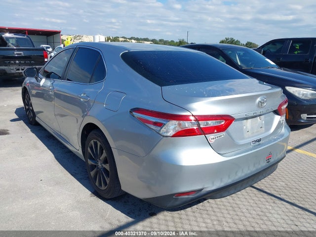 Toyota CAMRY LE 2018 4T1B11HK2JU068162 Image 3
