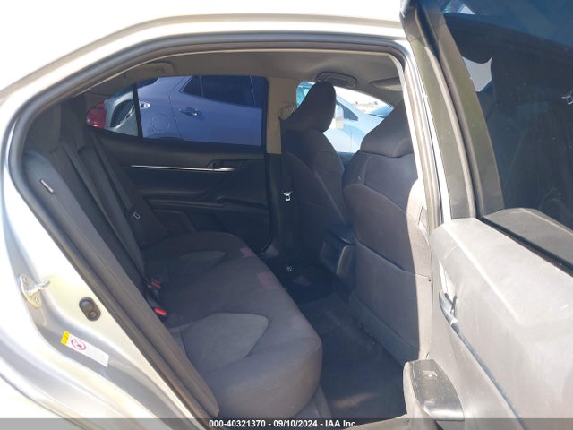 Toyota CAMRY LE 2018 4T1B11HK2JU068162 Image 8
