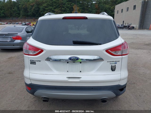 1FMCU9J94FUA48584 Ford Escape Titanium
