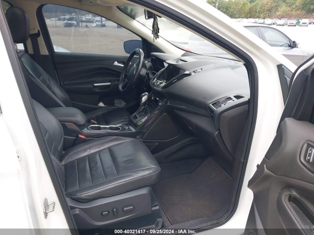1FMCU9J94FUA48584 Ford Escape Titanium