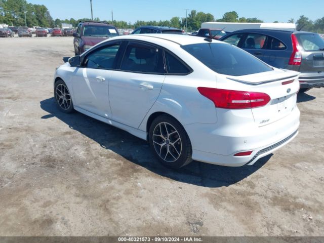 1FADP3FE2FL238933 Ford FOCUS SE