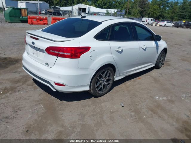 1FADP3FE2FL238933 Ford FOCUS SE