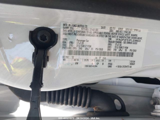 1FADP3FE2FL238933 Ford FOCUS SE