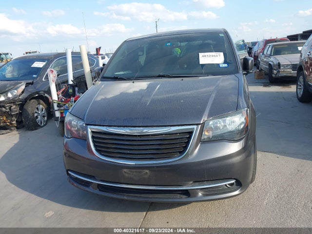 2C4RC1HG8GR248230 Chrysler Town & Country S