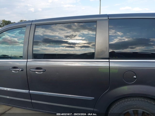 2C4RC1HG8GR248230 Chrysler Town & Country S