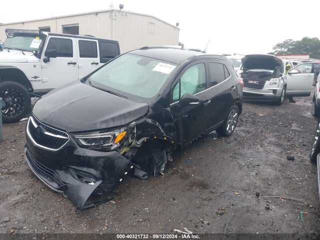 Buick Encore Essence 2018 KL4CJCSB3JB650905 Image 2