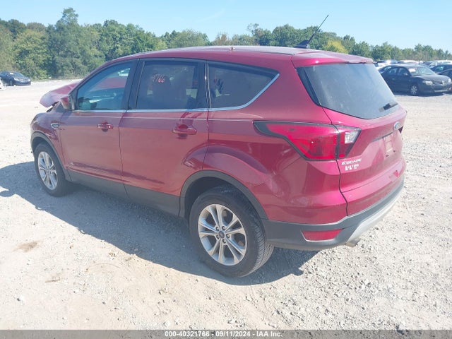 1FMCU9GDXKUC36208 Ford ESCAPE SE