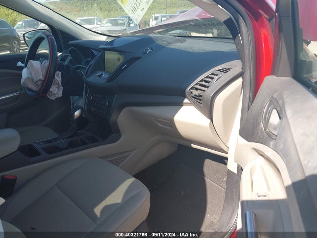 1FMCU9GDXKUC36208 Ford ESCAPE SE